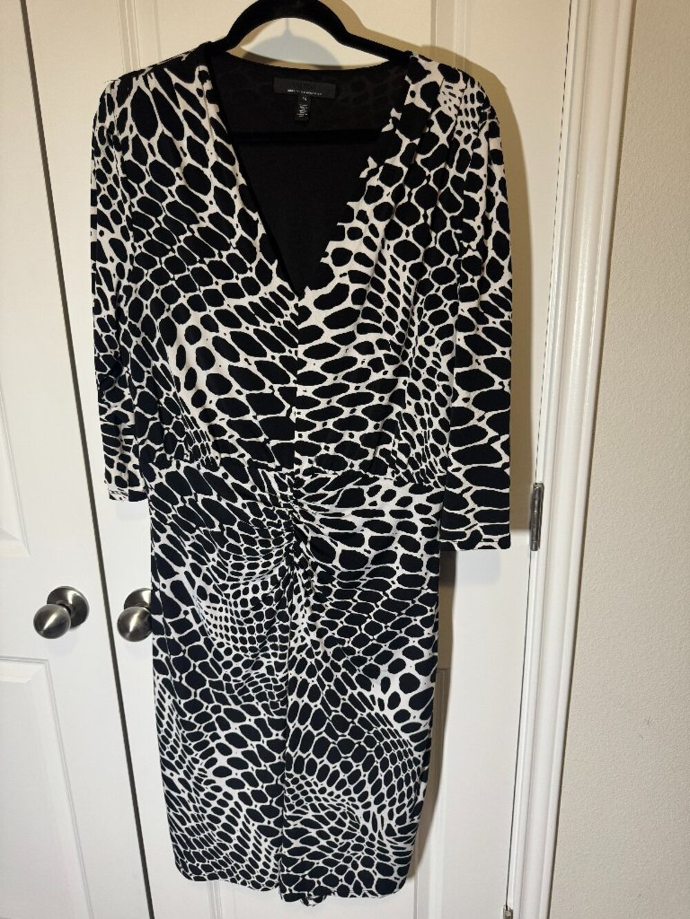White House Black Market dress size 14 fully lined Knit